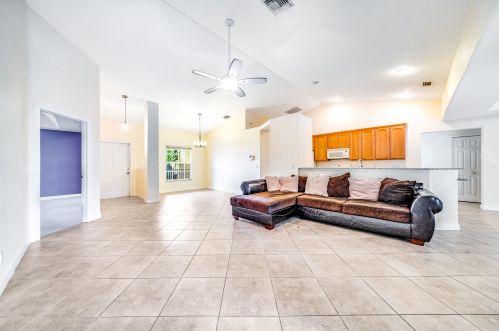 1049 Payne Ave, Fort Pierce, FL 34953-3474