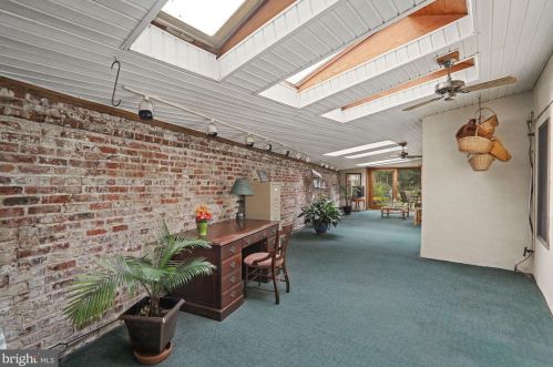 207 Thomas Ave, Riverton NJ 08077-1039 exterior