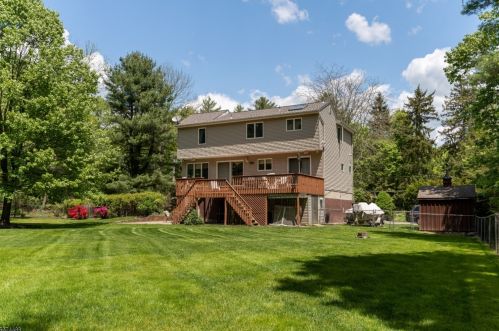 284 Wooley Rd, West Milford Lakes NJ  07480-1006 exterior