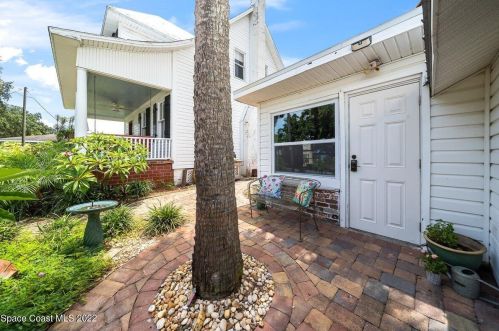 2915 Indian Riv Dr, Cocoa FL 32922-6607 exterior