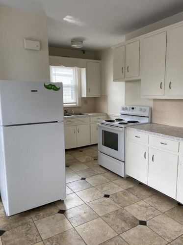 56 Middleton Ave, Middletown RI  02840-3657 exterior