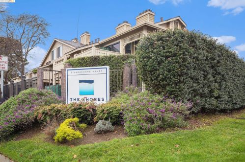 18 Lakeshore Ct, Richmond CA  94804-7419 exterior