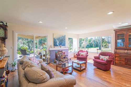 6395 Meadow Creek Ct, Santa Rosa CA  95409-5810 exterior