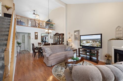 7044 Clubview Dr, Bridgeville PA  15017-1097 exterior