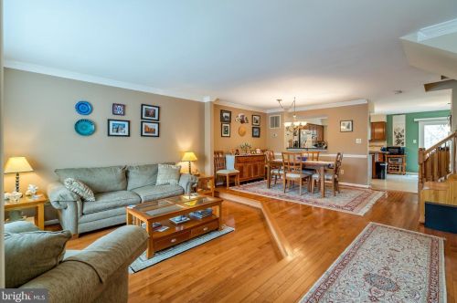 8820 Eagle Rock Ln, Springfield VA  22153-1721 exterior