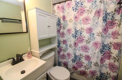 1560 Berkshire Ave, Pittsburgh PA  15226-2476 exterior