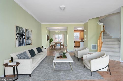 1260 Corbett Pl, Woodbridge VA  22191-1045 exterior