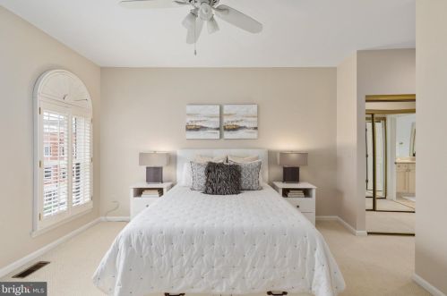 12146 Chancery Sta Cir, Herndon VA 20190-5801 exterior