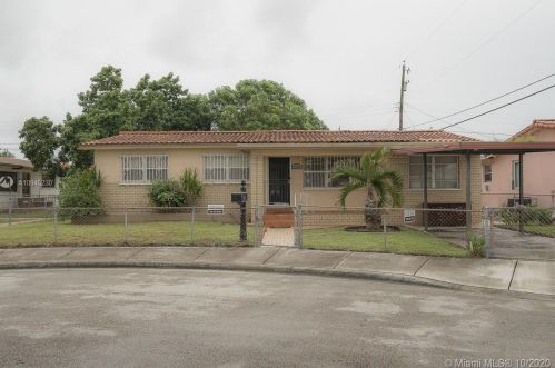 984 1st Pl, Hialeah, FL 33010-5506