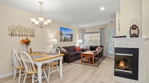 116 Viewpoint Ter, Peekskill, NY 10566-6201