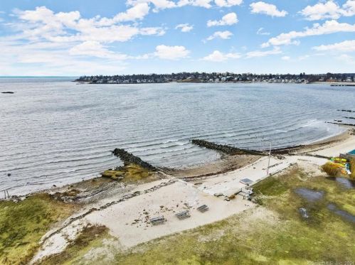 39 Beach View Dr, Stamford, CT 06902-7103