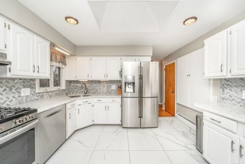 2347 Woodland Ave, North Wantagh, NY 11793-4419