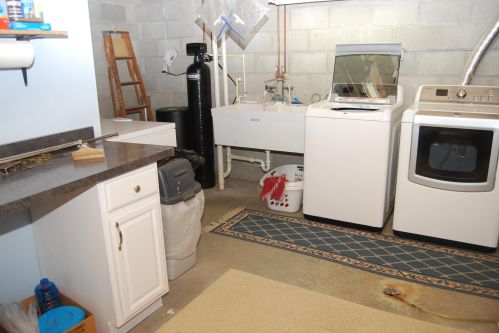 711 Harrison Ct, West Bend WI  53090-1800 exterior