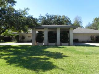 803 Brook Hollow St, Brownwood, TX 76801-6305
