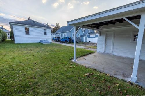 87 Geer Ave, Norwich CT  06360-6831 exterior