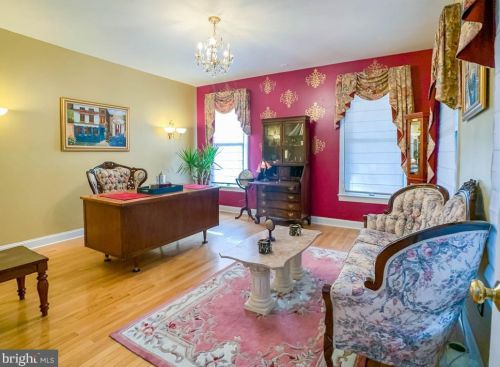 32 Sunrise Ct, Southampton PA 18966-1981 exterior