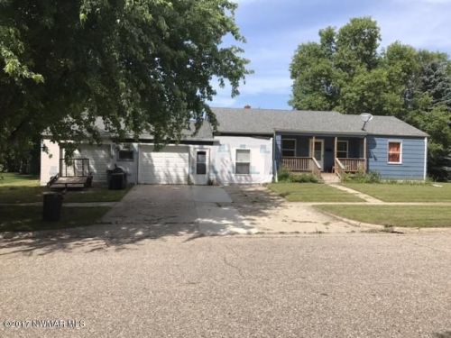 621 4th St, Fosston, MN 56542-1415