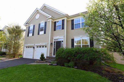 3554 Knerr Dr, Macungie, PA 18062-2102