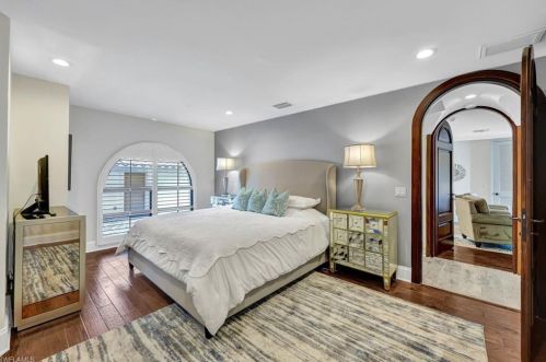 550 Alameda Ct, Marco Island FL  34145-5830 exterior