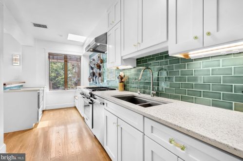 3638 Jenifer St, Washington DC 20015-1806 exterior