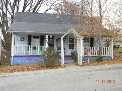 28 Marion St, Golden Pond, KY 42211-5918