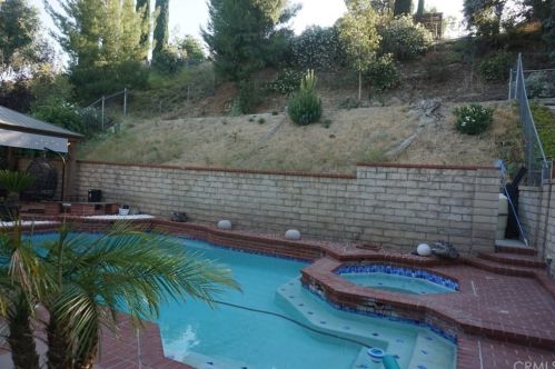 27067 Alabastro Dr, Santa Clarita CA  91354-2215 exterior