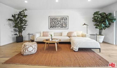 3351 Wrightwood Dr, North Hollywood CA  91604-3939 exterior