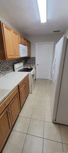 102 Alabama Rd, Lehigh Acres FL  33936-7105 exterior