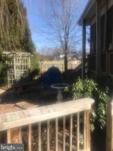35 Clifford Ct, Harpers Ferry WV  25425-3102 exterior