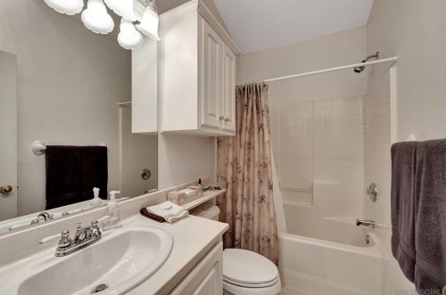 5232 Don Valdez Dr, Carlsbad CA  92010-3953 exterior