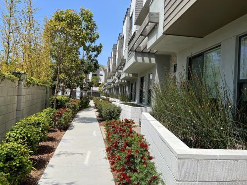 2555 State St, Carlsbad CA  92008-1623 exterior
