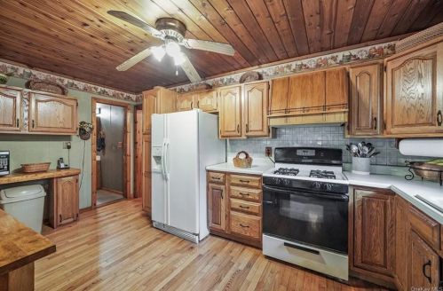 58 Van Orden Ave, Airmont NY  10901-6424 exterior