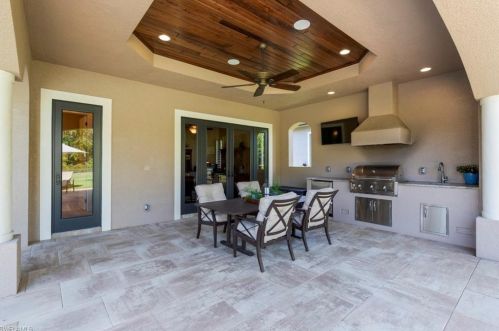 4245 Deephaven Ln, Naples FL 34119-8616 exterior