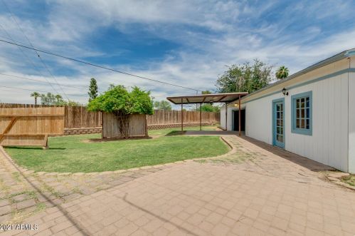 4333 17 Ave, Phoenix AZ 85085-6300 exterior