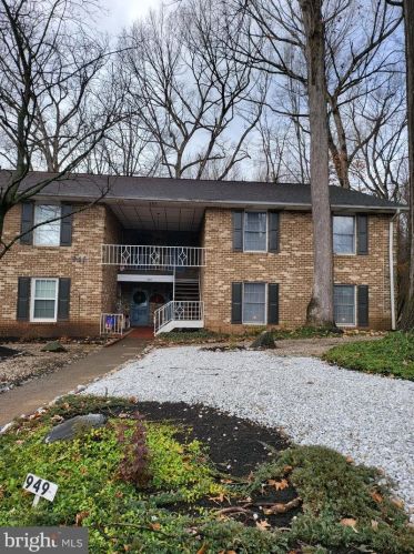 949 Innsbruck Dr, Hummelstown, PA 17036-9750