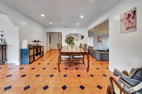 17119 Saticoy St, Van Nuys CA 91406-2146 exterior