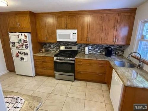 1344 Princeton Rd, Teaneck NJ  07666-2821 exterior