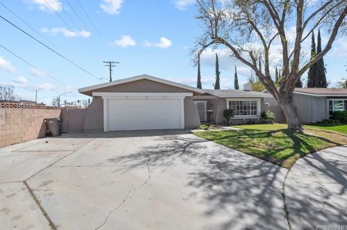 824 Pondera St, Lancaster, CA 93535-3204