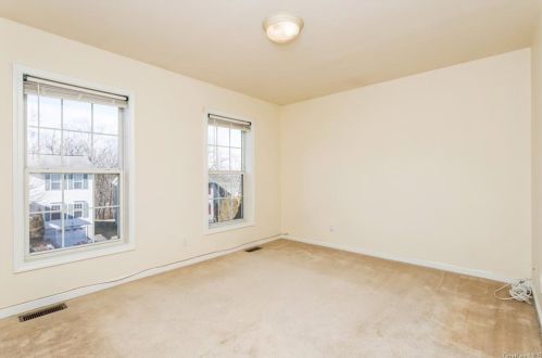 65 Greenvale Cir, White Plains NY  10607-1601 exterior