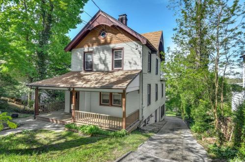 275 Woodbine Ave, Northport, NY 11768-2825