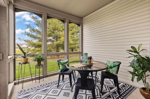 213 Pebble Creek Dr, Pataskala OH  43062-8945 exterior