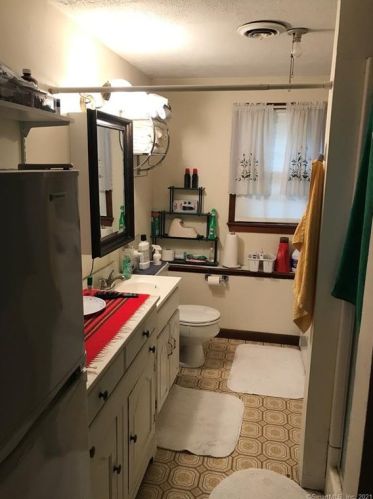 28 Madison St, Plainville CT  06062-1738 exterior