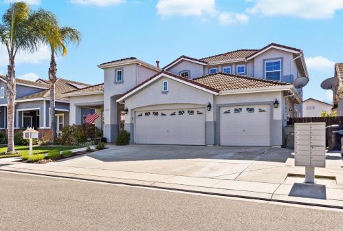2818 Buckskin Way, Riverbank, CA 95367-9436