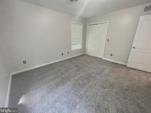 32 Pin Oak Dr, Dover DE  19904-2373 exterior