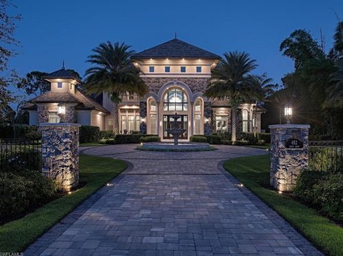 482 Ridge Dr, Naples, FL 34108-2672