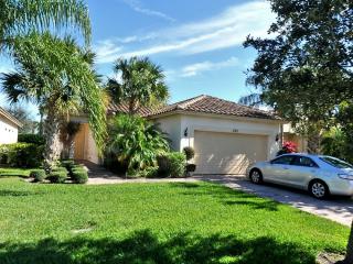 399 Breezy Point Loop, Fort Pierce FL  34986-2668 exterior