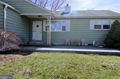 2285 Old Forty Foot Rd, Harleysville, PA 19438-3123
