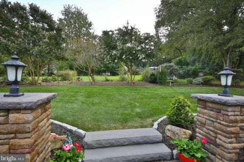 258 Aldrin Dr, Prospectville PA 19002-4101 exterior