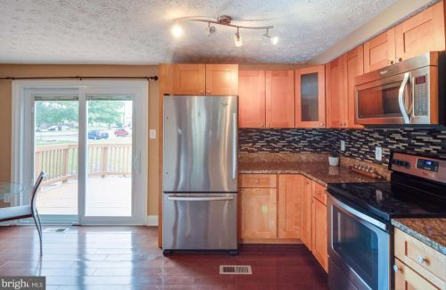 7413 Aspenpark Rd, Lorton VA  22079-1848 exterior