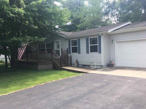 106 Arbor Dr, Wisconsin Dells, WI 53965-8383
